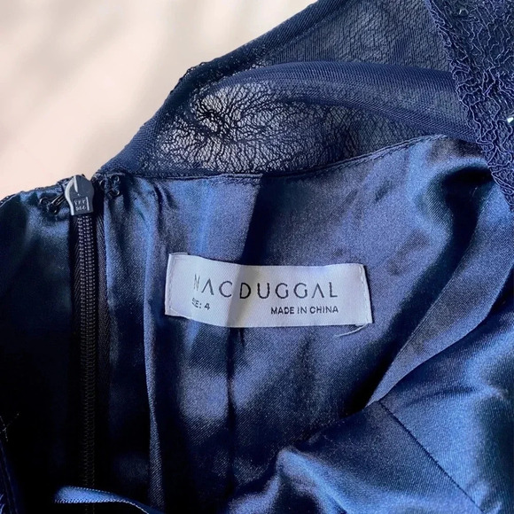 NEW MAC DUGGAL LACE ONE SHOULDER ILLUSION SLEEVE A LINE GOWN In Navy Size 4 - Picture 11 of 12